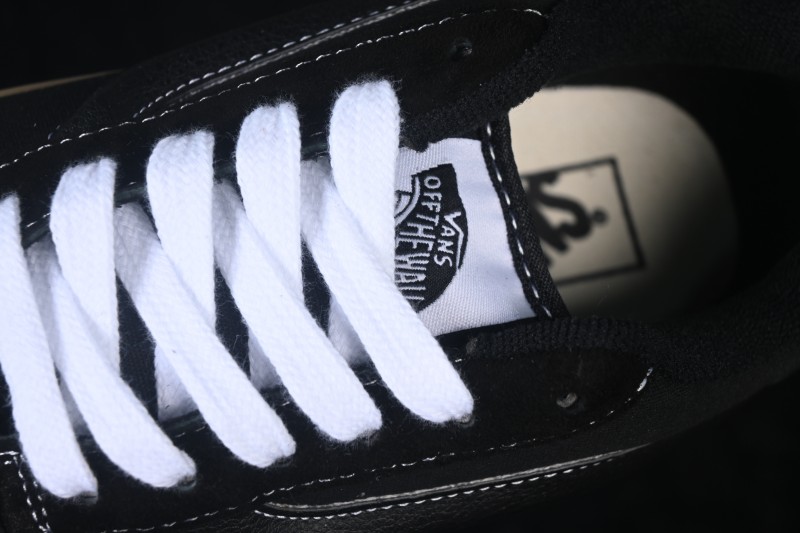 Vans Knu Skool Low Top Casual Skate Shoes - VN0009D22CJI
