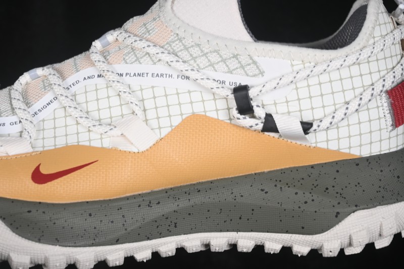 Nike ACG Mountain Fly Low GTX SE Hiking and Outdoor Cross-Training Shoes with GORE-TEX Waterproofing - IQ9789-062
