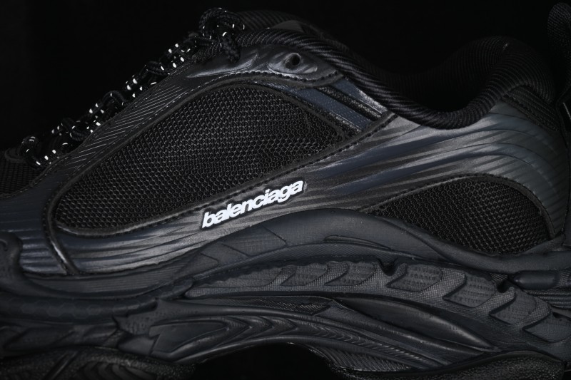 Balenciaga Triple S 2 Retro Running Shoes with Chunky Cushioning - WTRS21011