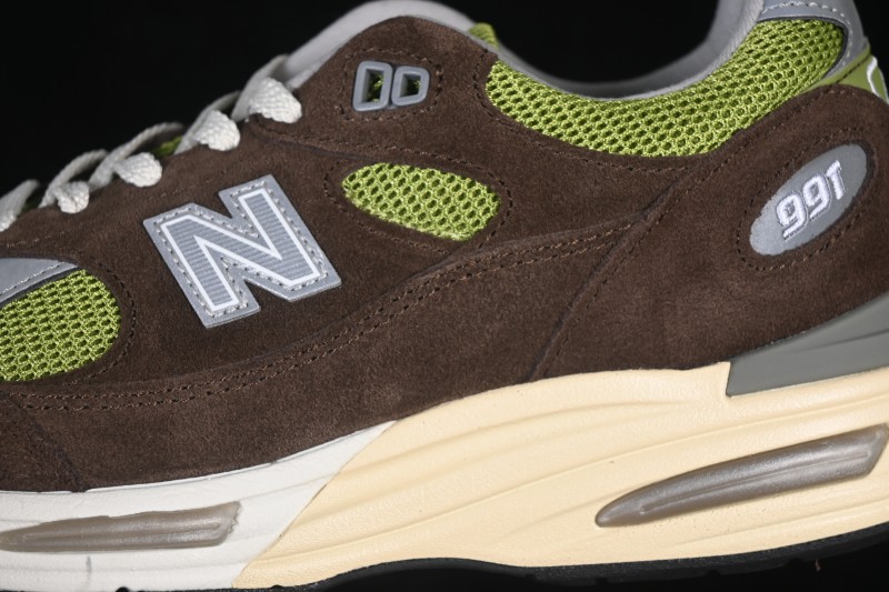 Kith x New Balance Made in USA M991 Retro Running Shoes with Pigskin Suede and ABZORB Cushioning - U991CK2
