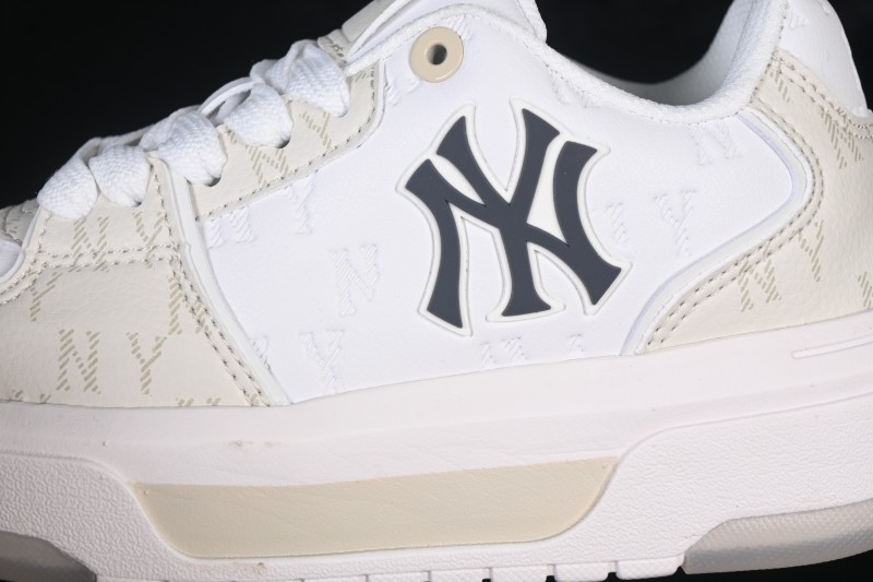 MLB New York Yankees Bigball Chunky Embo Monogram Platform Casual Sneakers - 3ASXM036N50IVS