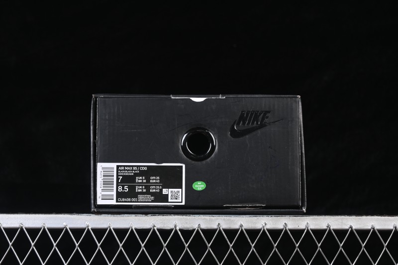 Nike Air Max 95 Retro Running Shoes with Visible Air Cushioning - CU8406-001