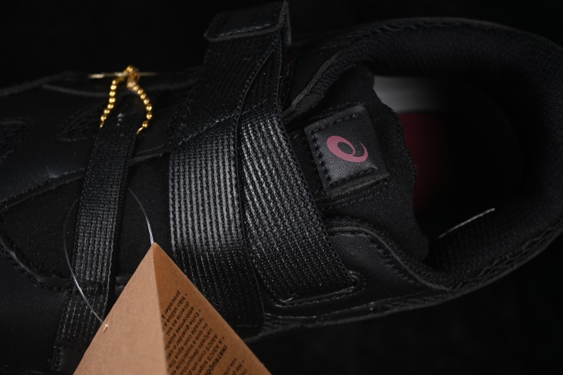 Issey Miyake x Asics Hyper Taping Retro Running Shoes with Breathable Lightweight Sole - 1203A819-001