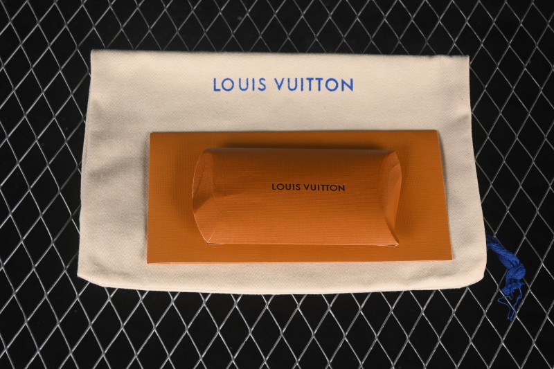 Louis Vuitton Tatic Runner Casual Running Shoes with Mesh and Tech Fabric Upper - Gray
