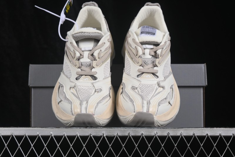 Balenciaga Jet Embossed Logo Round-Toe Thick-Sole Low-Top Dad Sneakers - WMRTN9191