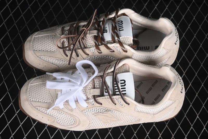MiuMiu x New Balance 530 Retro Running Shoes with Deconstructed Design and Dual Laces - AJD4