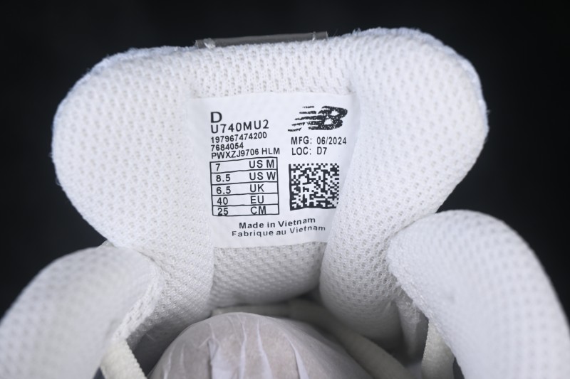 New Balance 740 Retro Running Shoes with Chunky Dad-Style Cushioning - U740MU2