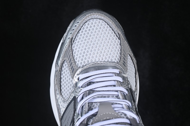 New Balance 2010 Series Retro Running Shoes with Suede and Mesh Upper - U2010753
