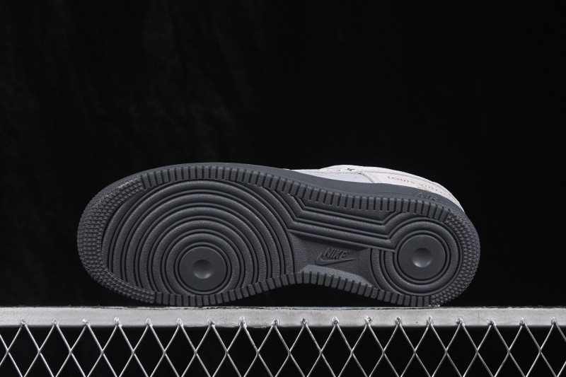 Nike Air Force 1 '07 Low Basketball Shoes with Full-Length Air Cushion - KD1688-010