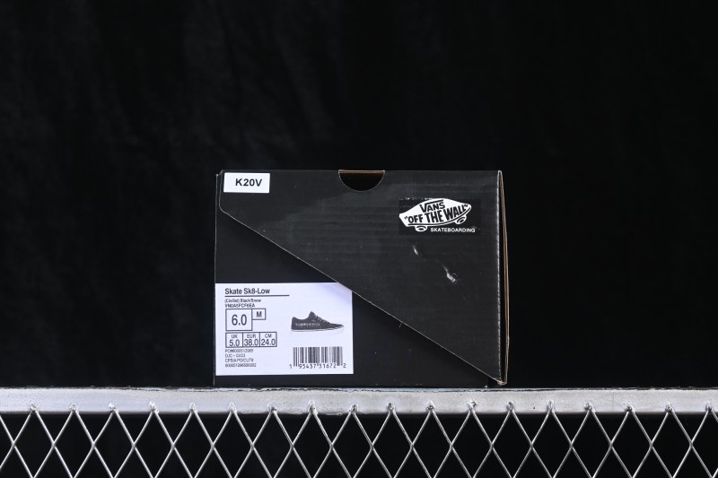 Vans Skate Skool Low-Top Casual Skateboarding Shoes with Classic Design - VN0A5FCF6EA