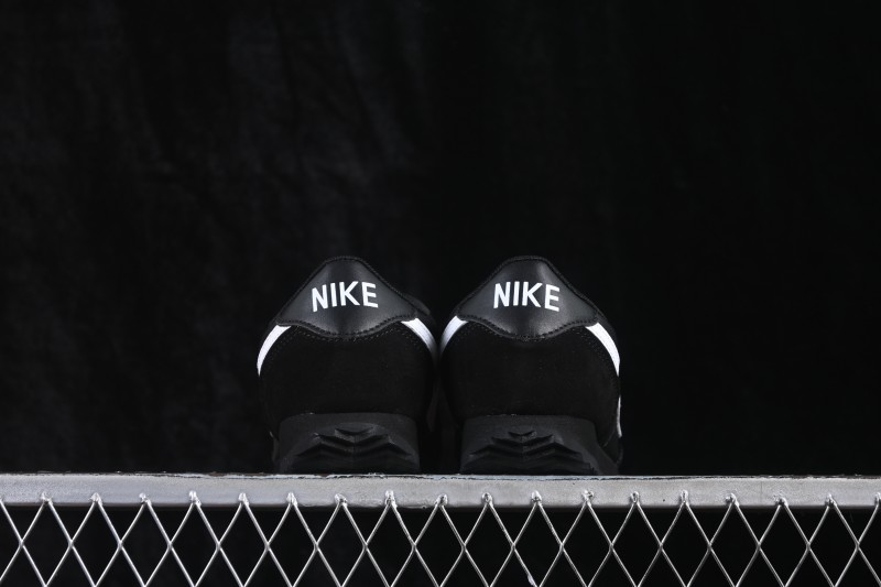 Nike Classic Cortez Leather Vintage Running Shoes - IR1332-001