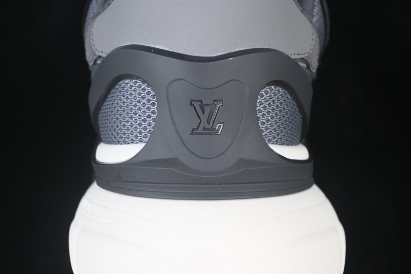 Louis Vuitton Tatic Runner Retro Chunky Sneakers - GREY