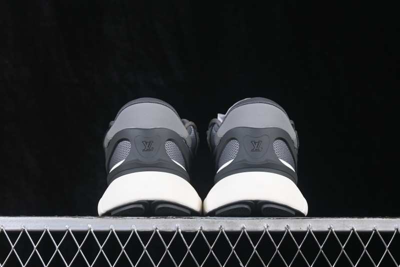 Louis Vuitton Tatic Runner Retro Chunky Sneakers - GREY