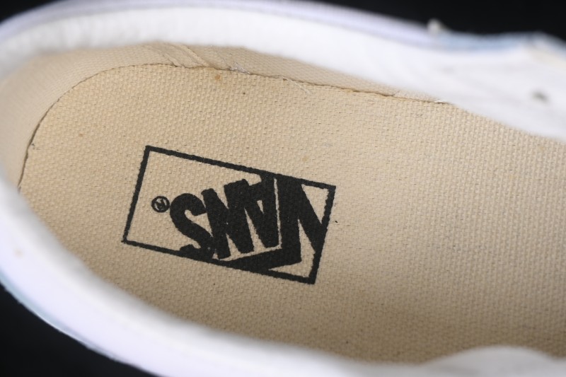 Vans Old Skool Low-Top Casual Skate Shoes - VN0009Q5689