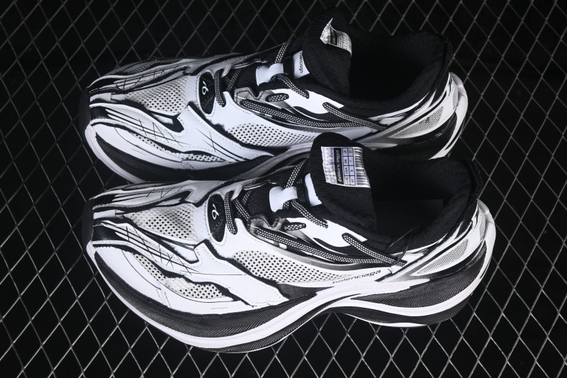 Balenciaga Jet Chunky Low-Top Dad Sneakers with Embossed Print - WMRTN9010